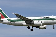 Самолет авиакомпании Alitalia // Airliners.net