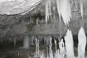 Азасская пещера полна загадок. // Администрация Кемеровской области