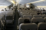 Qantas продает места у аварийного выхода. // Airliners.net