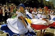 Гости узнают о культуре разных народов, населяющих Варшаву. // kontynent.waw.pl
