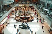 Зона беспошлинной торговли в аэропорту Дубая // chatru.com