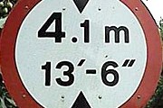 На британских дорожных знаках появятся метрические обозначения. // bwmaonline.com