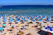 Туристы выбирают отдых в Болгарии. // novinite.com