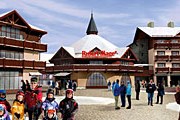 На курорте Рука открылись новый отель и лыжная школа. // ski.ruka.fi