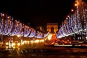 Новогодняя иллюминация зажжется в ноябре. // paris.photobynight.com