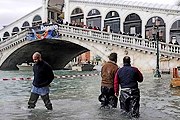 Вода в Венеции может подняться до рекордно высокого уровня. // blogga.ru