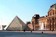 Самым популярным музеем остается Лувр. // pagesperso-orange.fr