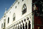 Дворец дожей – одна из визитных карточек Венеции. // Travel.ru