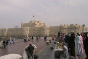 Александрия привлекает туристов не только пляжами, но и памятниками. // Wikipedia
