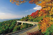 Blue Ridge Parkway отмечает в этом году 75-летие. // bikingwithbill.org