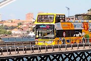 Обладатели билета могут воспользоваться услугами экскурсионного автобуса. // portosightseeingyellowtours.pt