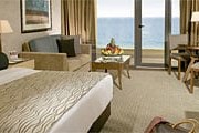 Номер отеля Amwaj Rotana Jumeirah Beach Dubai // rotana.com