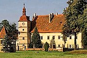 Замок Червене-Поржичи ждет посетителей. // zamky-hrady.cz
