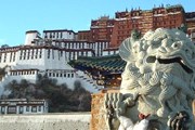 Все больше туристов посещает Тибет. // travelblog.org