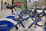 Стойка с муниципальными велосипедами в Стокгольме // flickr.com