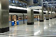 На станции "Выставочная" можно увидеть фотографии парижского метро. // wikipedia.org