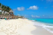 Канкун знаменит бесконечными пляжами с белоснежным песком. // themexicobeaches.com