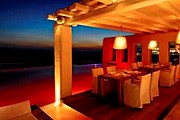 Прибрежные рестораны будут проверять по ночам. // mykonos-accommodation.com