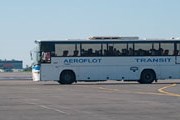 Автобус на перроне Шереметьево // Travel.ru