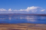 Титикака - высочайшее в мире судоходное озеро. // Wikipedia