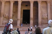 Петра - одно из самых знаменитых мест в Иордании. // Travel.ru