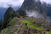 В Мачу-Пикчу приезжает большинство гостей Перу. // Wikipedia