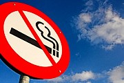 Курить в общественных местах запретят. // sheknows.com