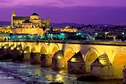 Испания - привлекательная страна для российских туристов. // thundafunda.com