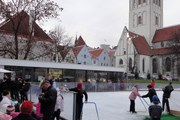 В Старом городе можно покататься на коньках. // uisuplats.ee