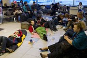 Тысячи пассажиров застряли в Москве в ожидании своих рейсов. // РИА "Новости" / Виталий Белоусов
