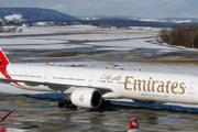 Самолет авиакомпаниb Emirates // Travel.ru