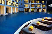 Бассейн отеля Centara Anda Dhevi Resort & Spa Krabi // centarahotelsresorts.com