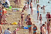 Пляж "Хрустальный" – один из популярнейших в Крыму. // мойпляж.рф