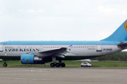 Самолет авиакомпании Uzbekistan Airways // Travel.ru