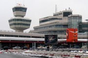 Диспетчерская вышка в аэропорту Берлин Tegel // Travel.ru