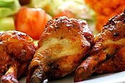 Лучшие блюда Ямайки можно попробовать на осенних фестивалях. // expressentree.com