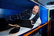 В автобусе есть спальные места с точечным освещением. // guardian.co.uk