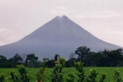Ареналь - один из вулканов, вошедших в маршрут. // tripadvisor.com