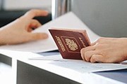 Все больше стран отдает визовые функции посреднику. // report.kg