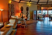 Loango Lodge предлагает комфортное размещение. // africas-eden.com