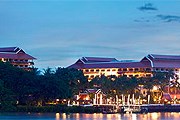 Anantara Bangkok Riverside Resort & Spa находится на берегу реки. // bangkok-riverside.anantara.com