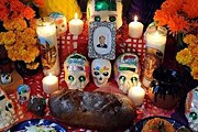 Празднования сочетают католическую и ацтекскую традиции. // cybf.ca