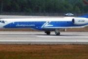 Самолет Dniproavia - дочерней компании Aerosvit // Travel.ru