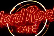 Рестораны Hard Rock Cafe популярны во всем мире. // ecardica.com
