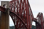 Завершена 120-летняя история покраски моста. // GettyImages