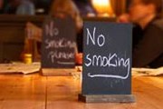 В общественных местах курение запрещено. // xpatloop.com