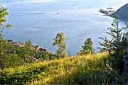Туристы увидят живописные берега Ангары. // panoramio.com