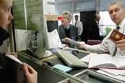 Подавать документы можно как через визовые центры, так и напрямую в консульства. // bfm.ru