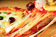 На фестивале можно попробовать разные виды пиццы. // double-pizza.kiev.ua