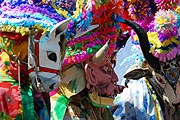 Маски на карнавале в городе Веракрус // iStockphoto / hugocorzo